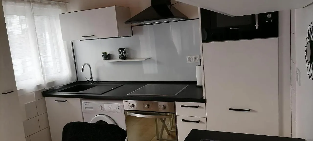 Petite Maison Lourdes 0*,